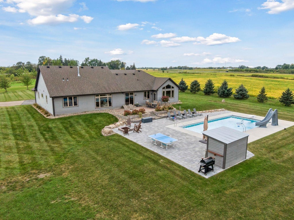 8710 30th Street Ne, St Michael