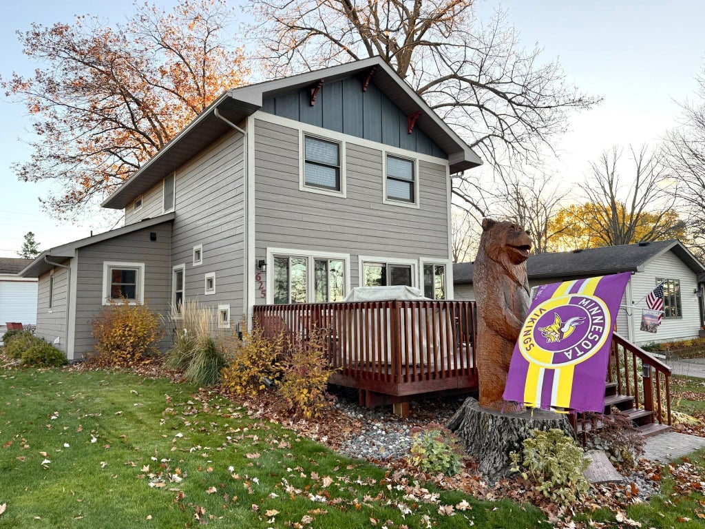 625 Main Street W, Isle