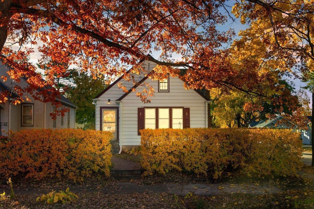 3259 Upton Avenue N, Minneapolis