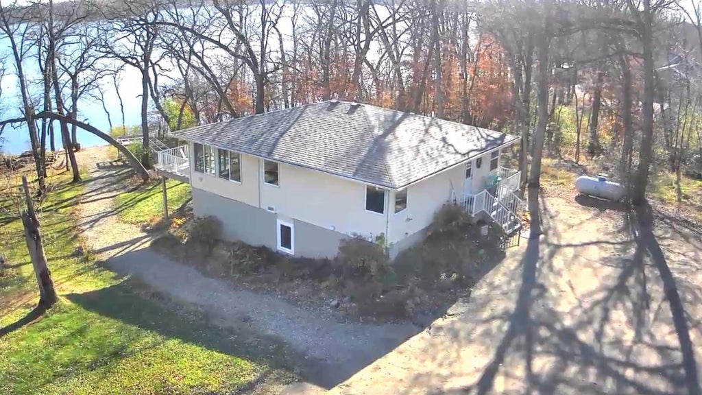 16588 Buttercup Lane Sw, Kensington