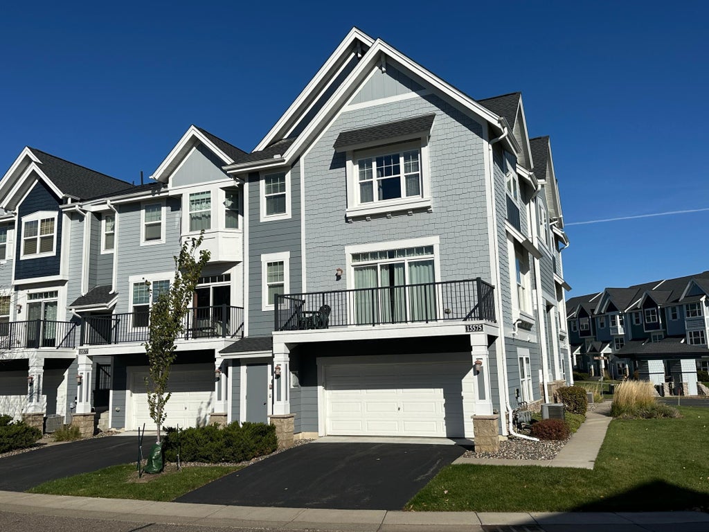 15575 Early Bird Circle, Apple Valley