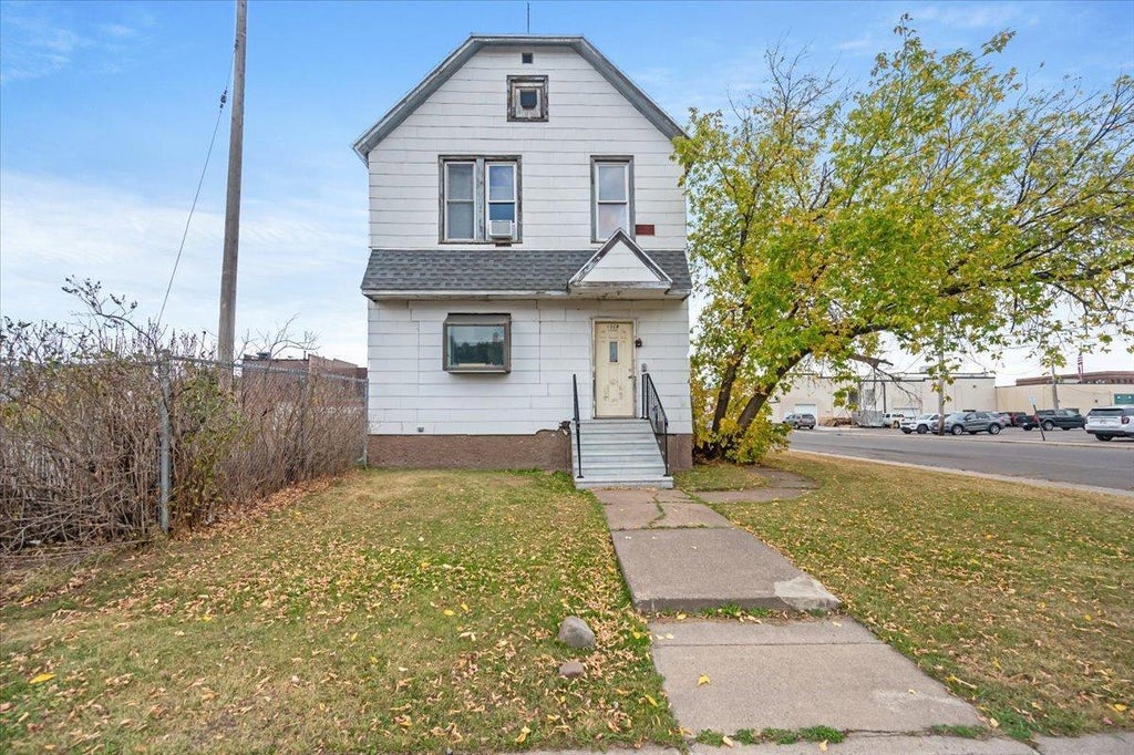 1028 Banks Avenue, Superior