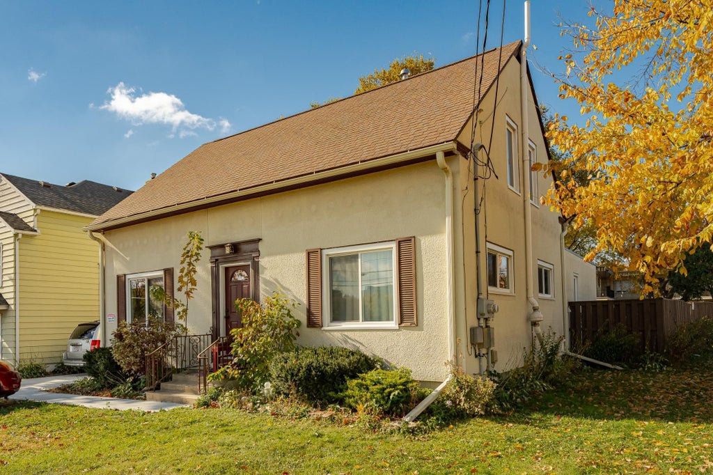 327 11th Avenue Nw, Rochester