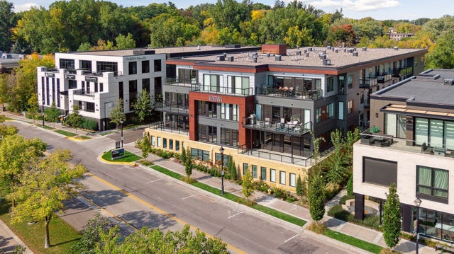 253 Lake Street E 212, Wayzata