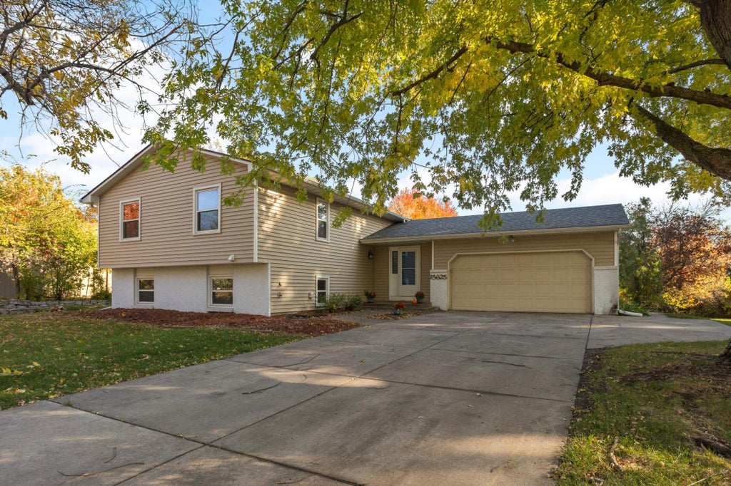 15625 46th Avenue N, Plymouth