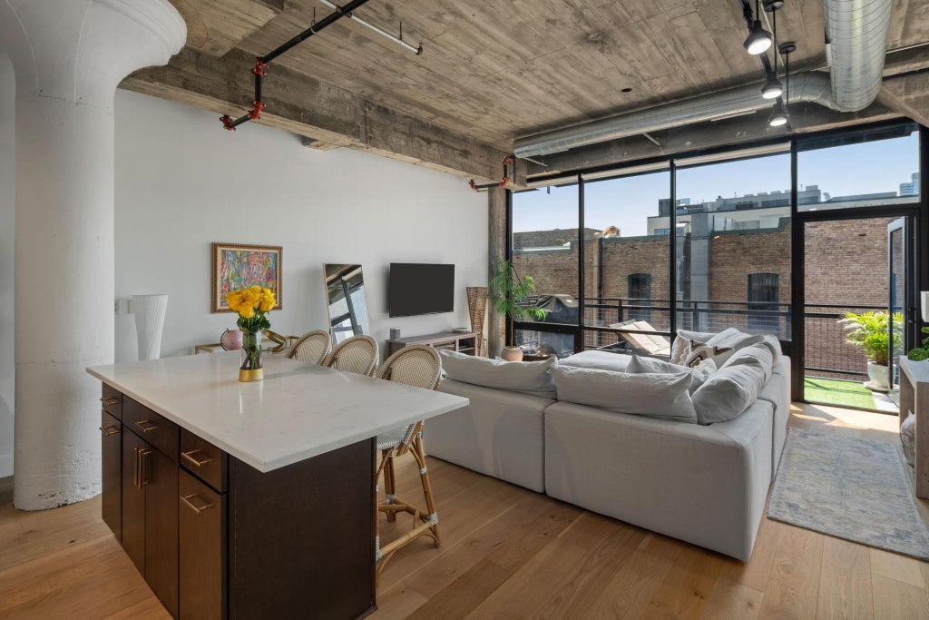 618 Washington 505, Minneapolis