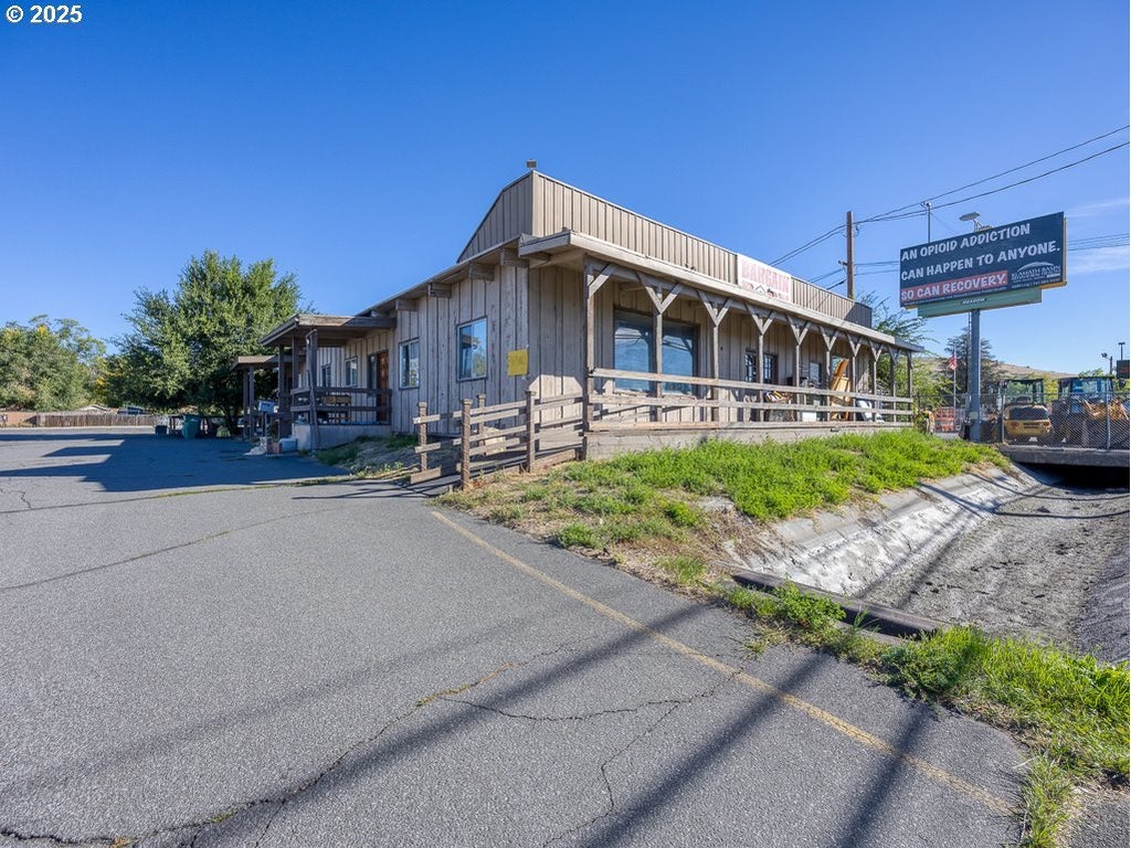 5113 S 6th St, Klamath Falls