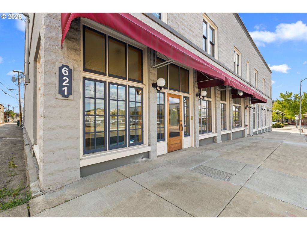 723 Se Pine St, Roseburg
