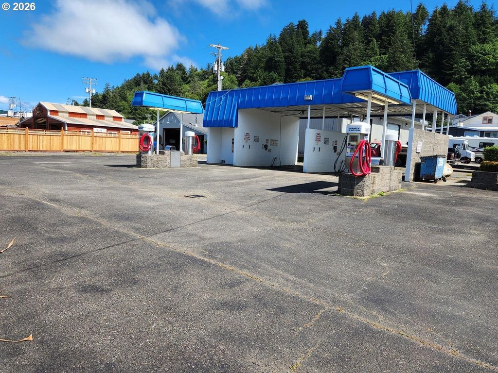 542 Fir Ave, Reedsport