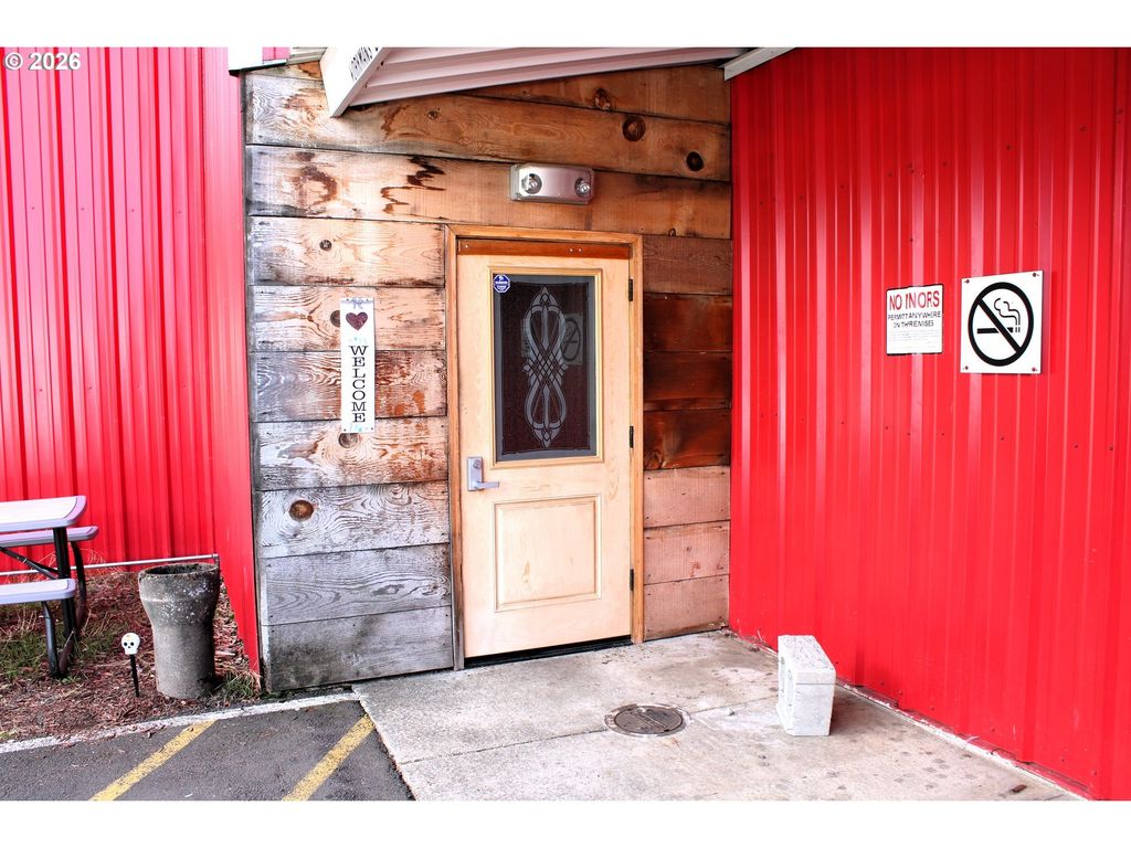 4550 Old Highway 99, Roseburg