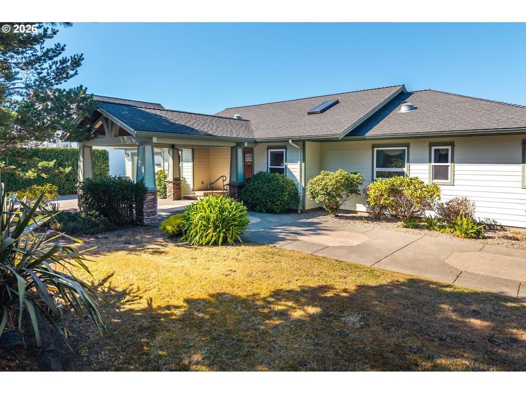 277 10th St Se, Bandon