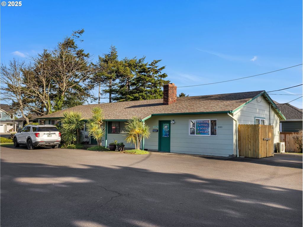 1010 3rd Ave, Seaside