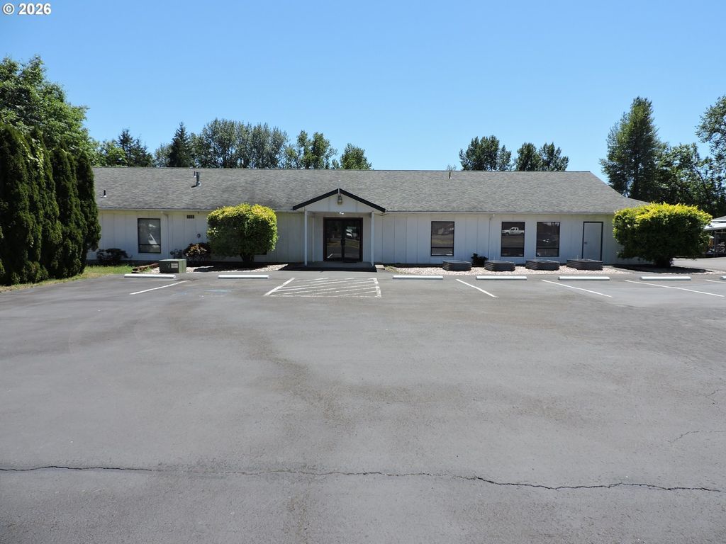 940 W Main St, Sheridan