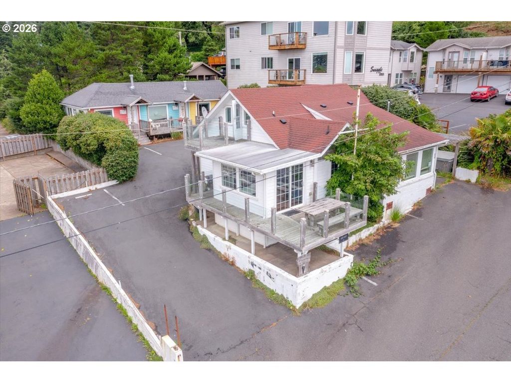 25 Ne Clarke St, Depoe Bay