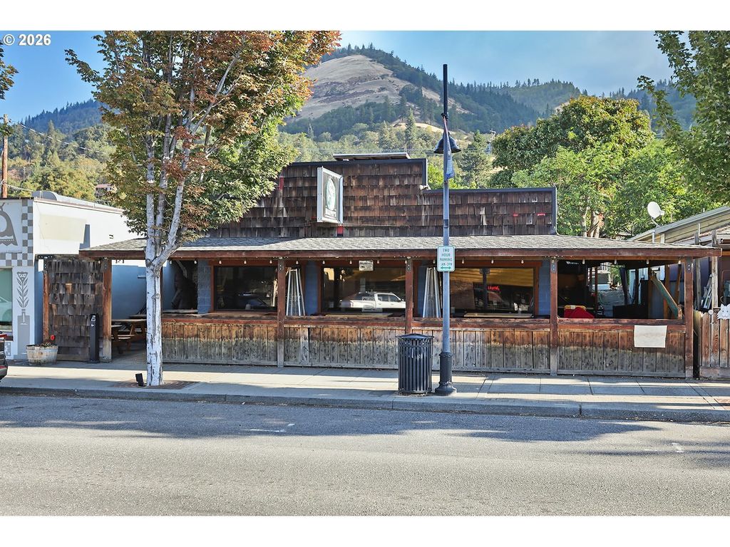 216 W Steuben St, Bingen
