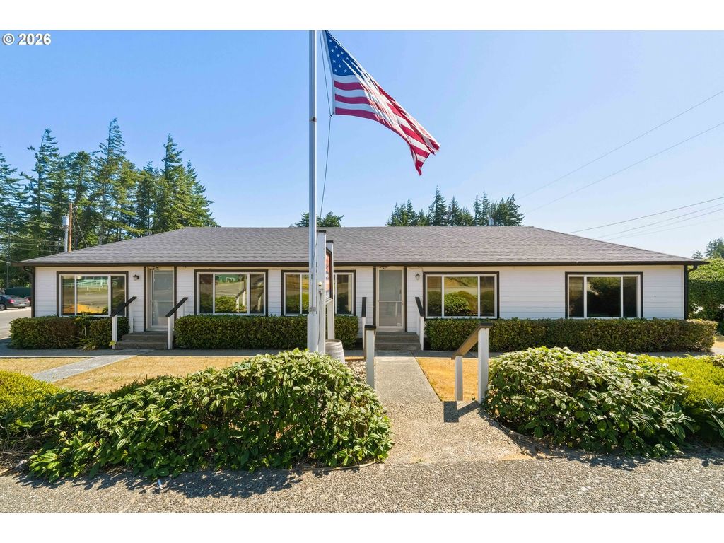 2707 Broadway, North Bend