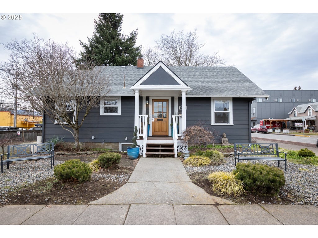1215 B St, Hood River
