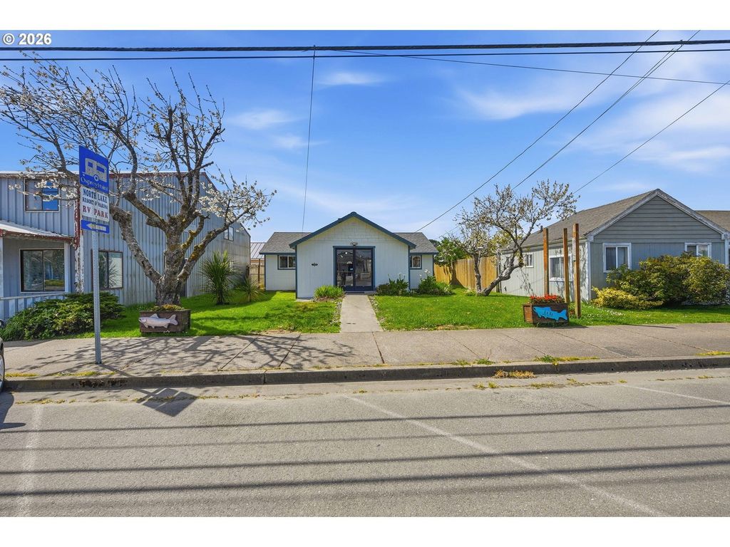125 N 8th St, Lakeside