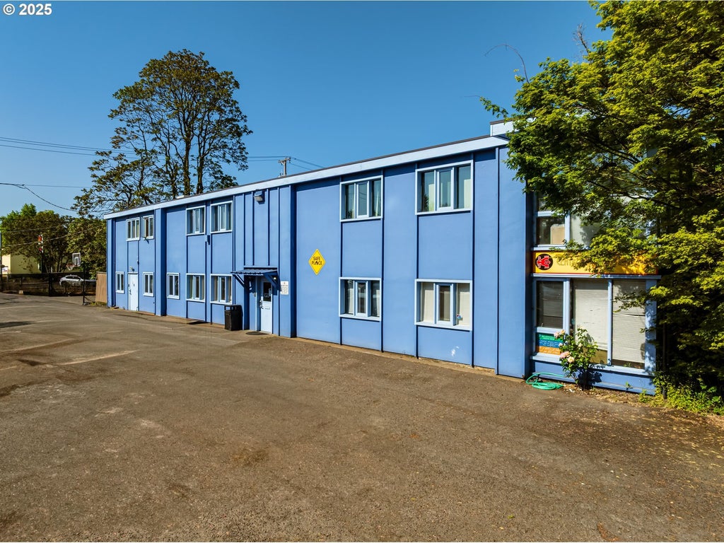 944 W 5th Ave, Eugene