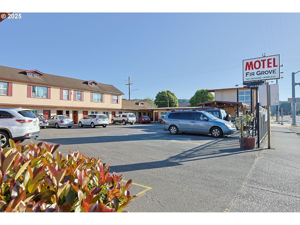 2178 Winchester Ave, Reedsport