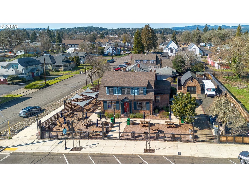 883 Sw Church St, Dallas