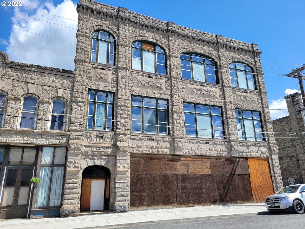 1976 Valley Ave, Baker City