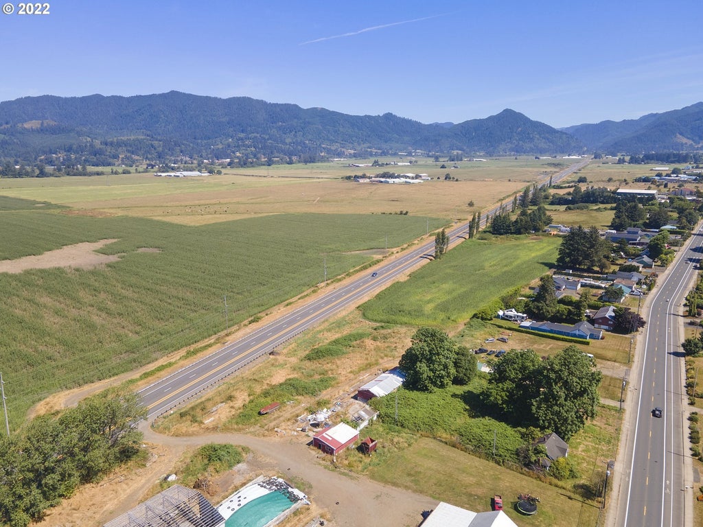 3802 3rd St, Tillamook Property Listing MLS® 22640670