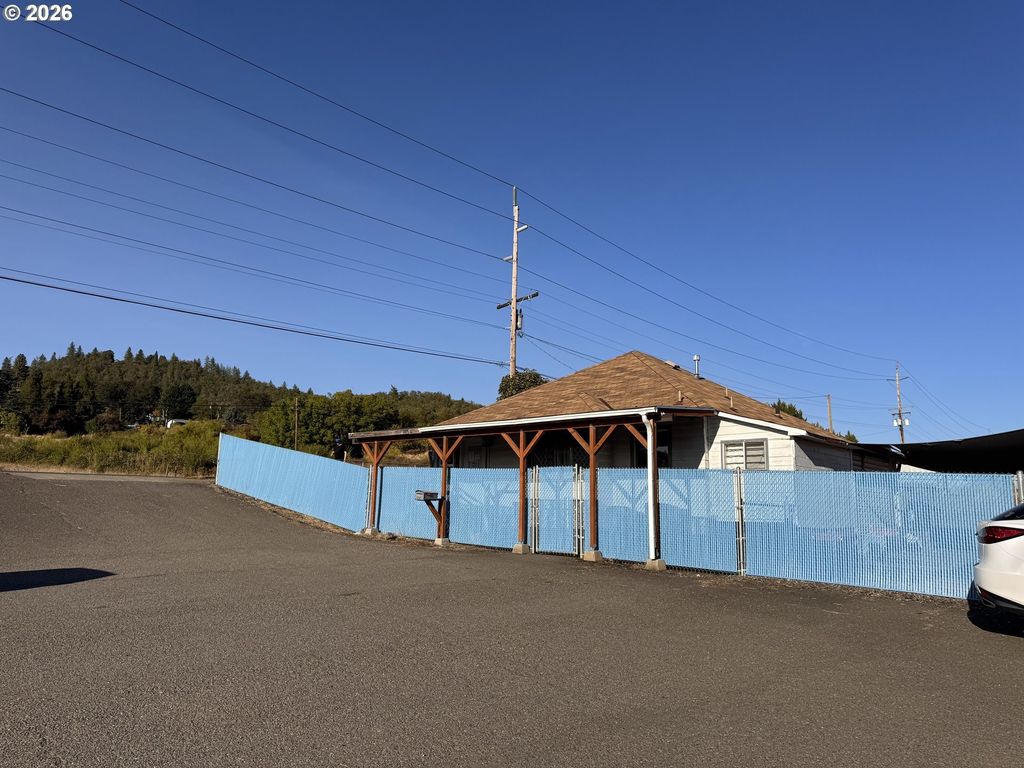 2965 Ne Diamond Lake Blvd, Roseburg