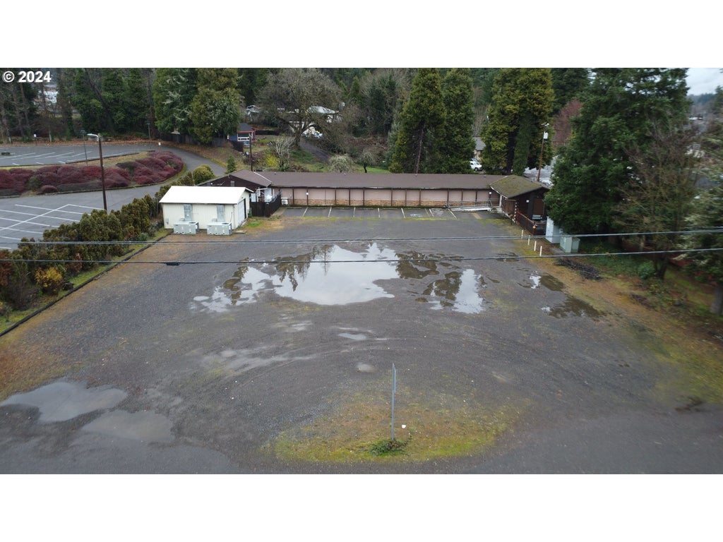 48197 Highway 58, Oakridge