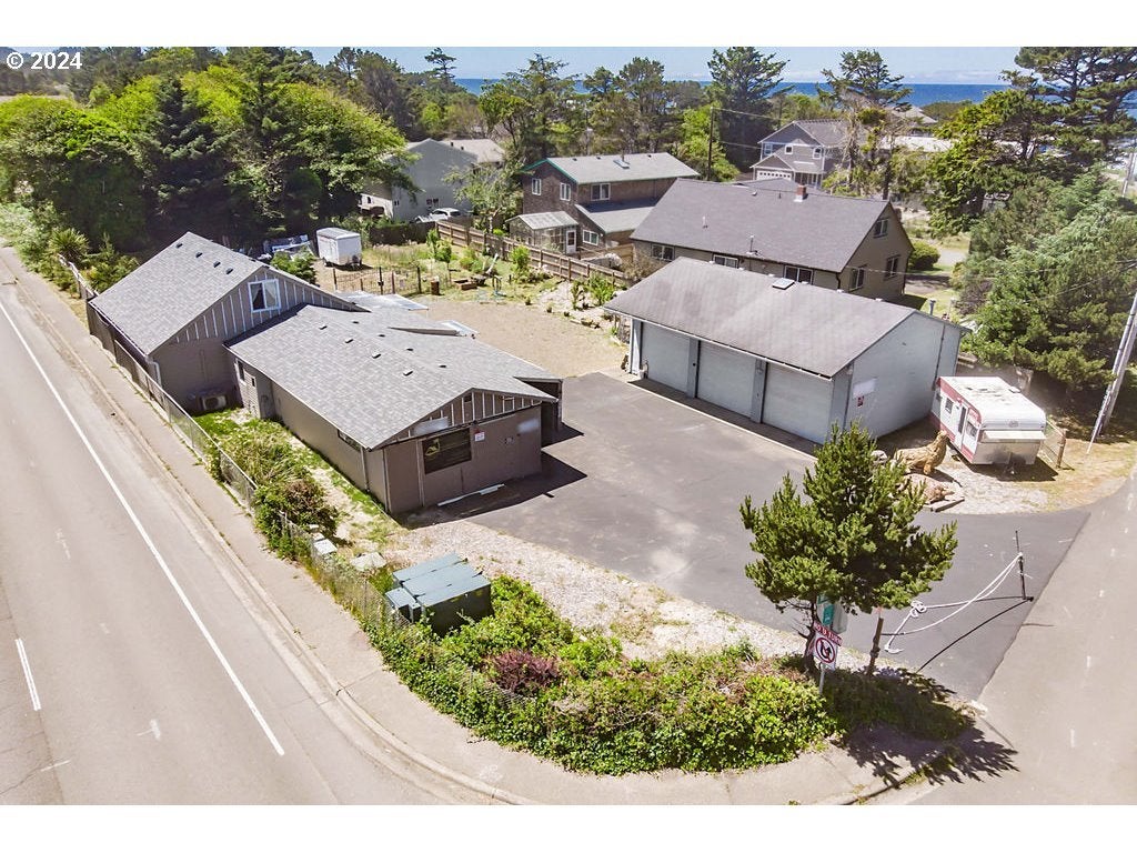 20 Willow St, Depoe Bay