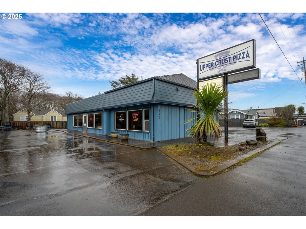 342 Highway 101, Rockaway Beach