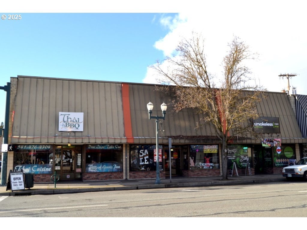 424 Nw 6th St, Grants Pass