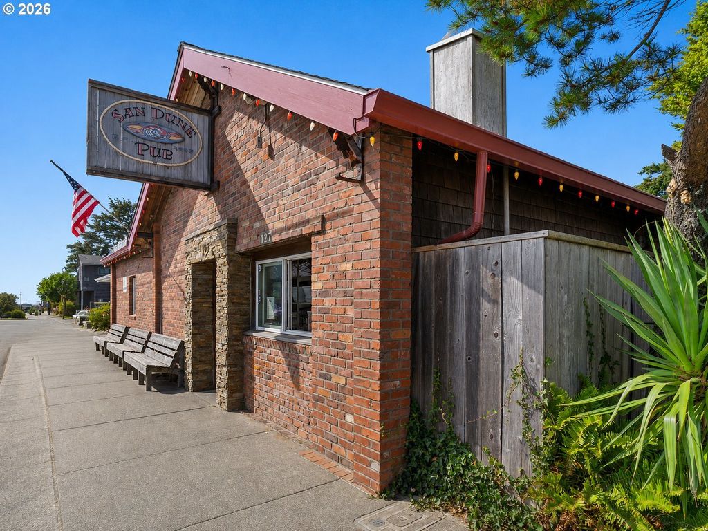 127 Laneda Ave, Manzanita