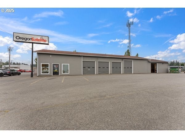 1049 S Broadway, Coos Bay