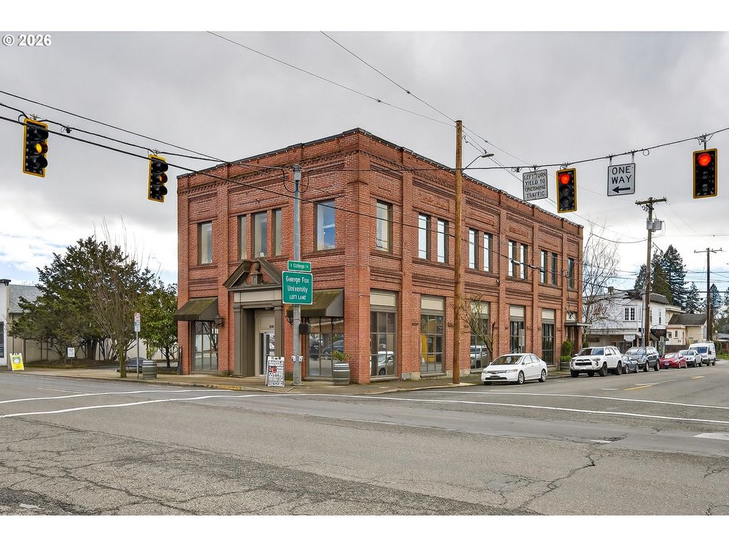 700 E 1st St, Newberg