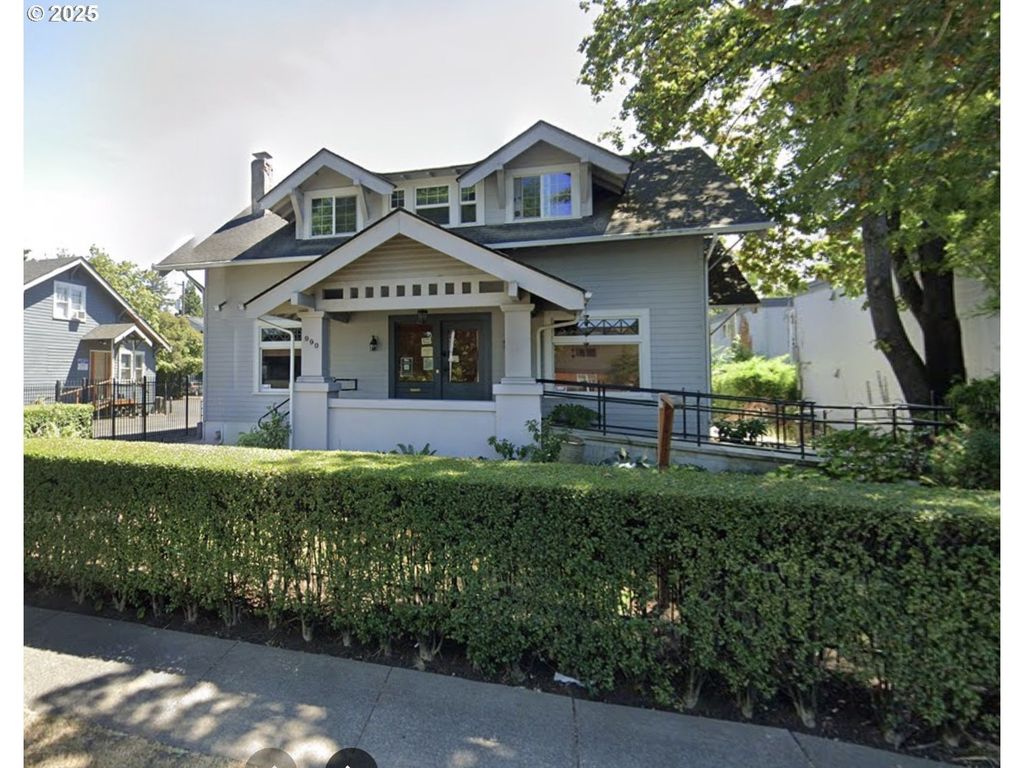 990 W 7th Ave, Eugene
