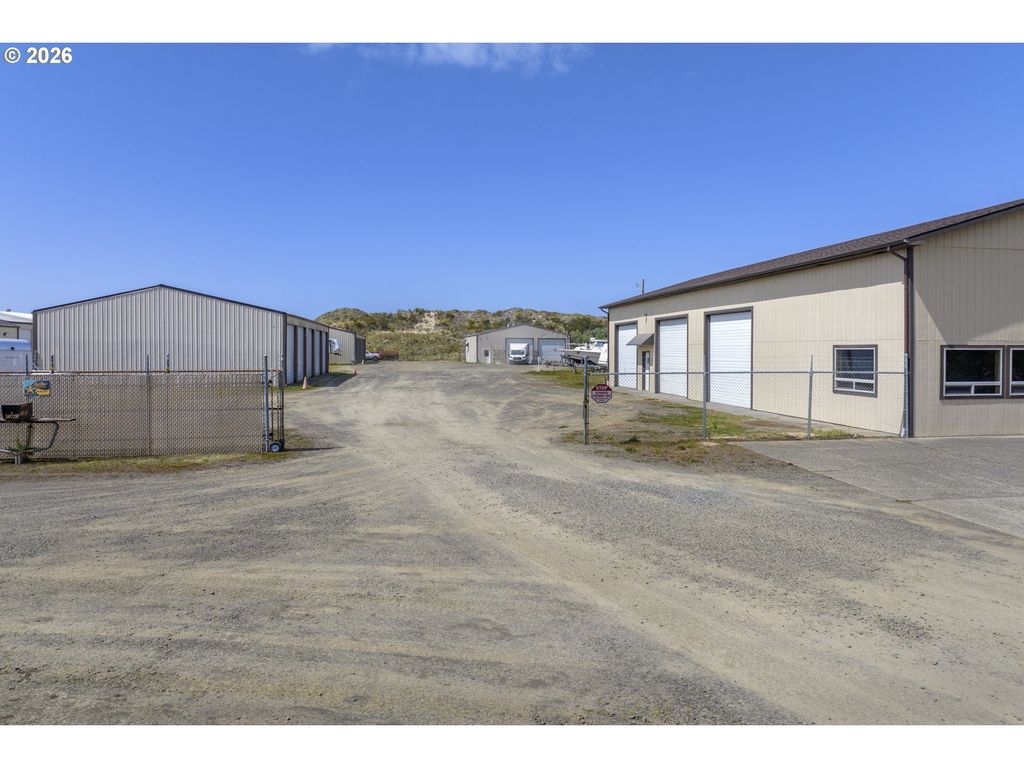 5071 Highway 101, Florence