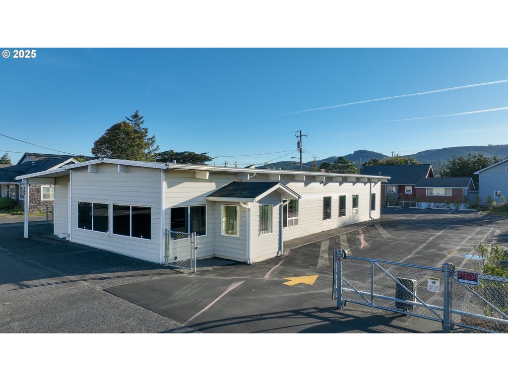 809 S Holladay Dr, Seaside