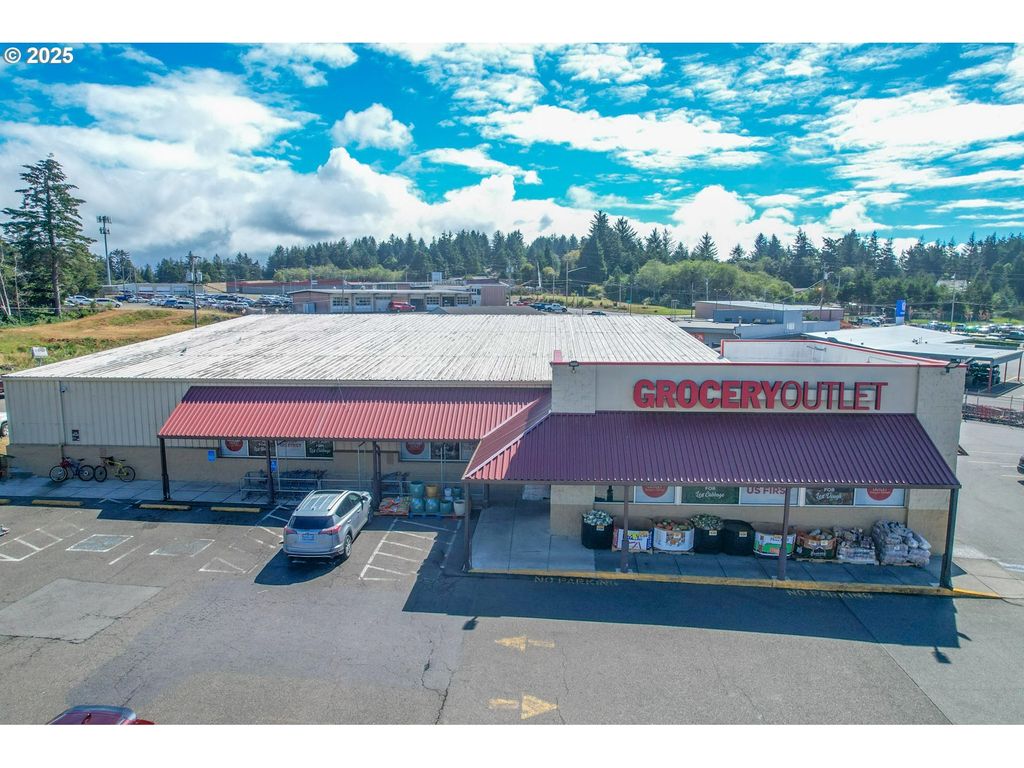 1385 Newmark Ave, Coos Bay