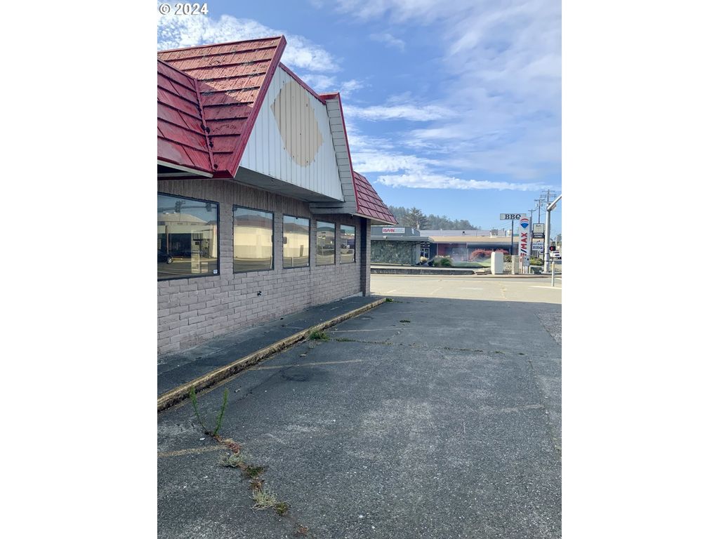 29565 Ellensburg Ave, Gold Beach