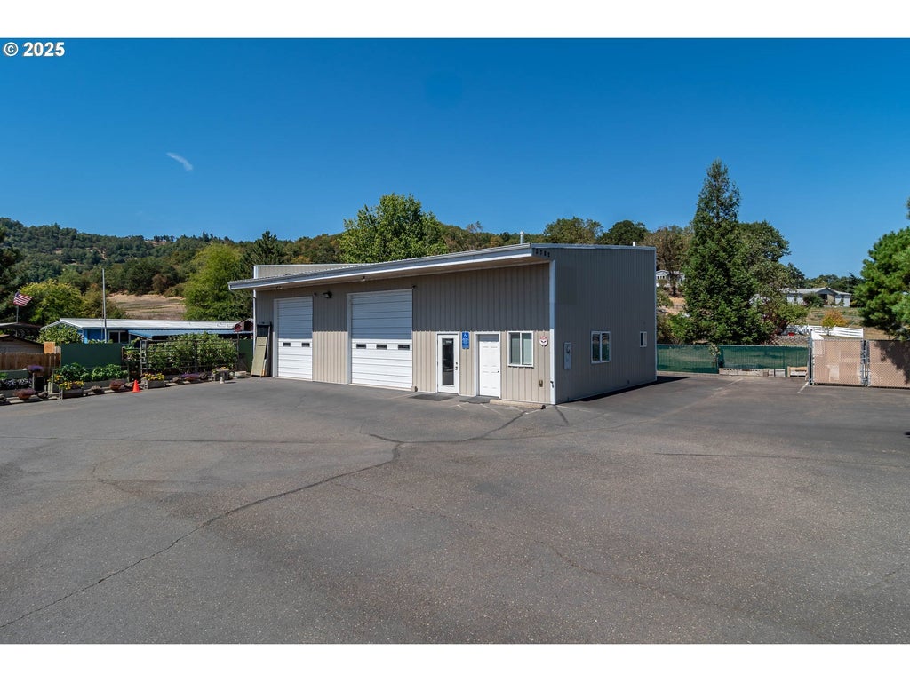 3782 Hooker Rd, Roseburg