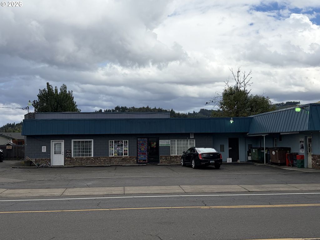 358 S Calapooia St, Sutherlin