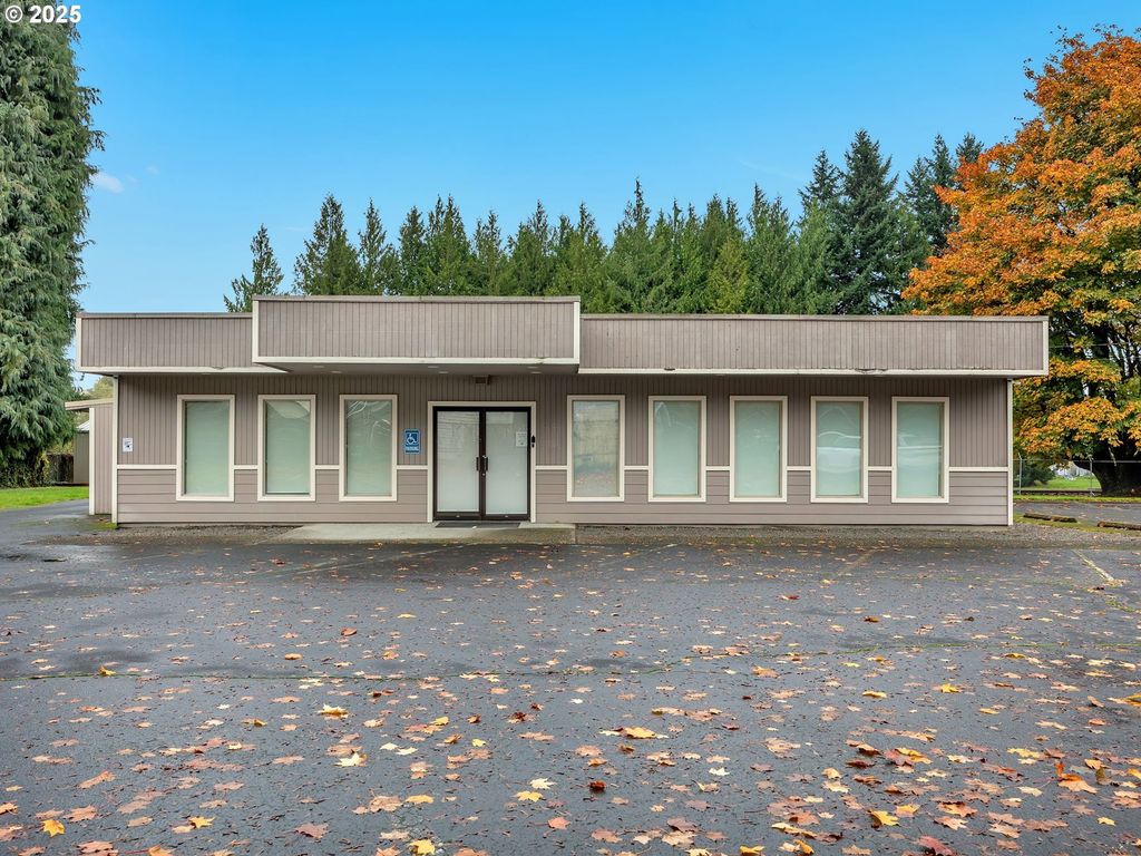 49249 Highway 30, Westport