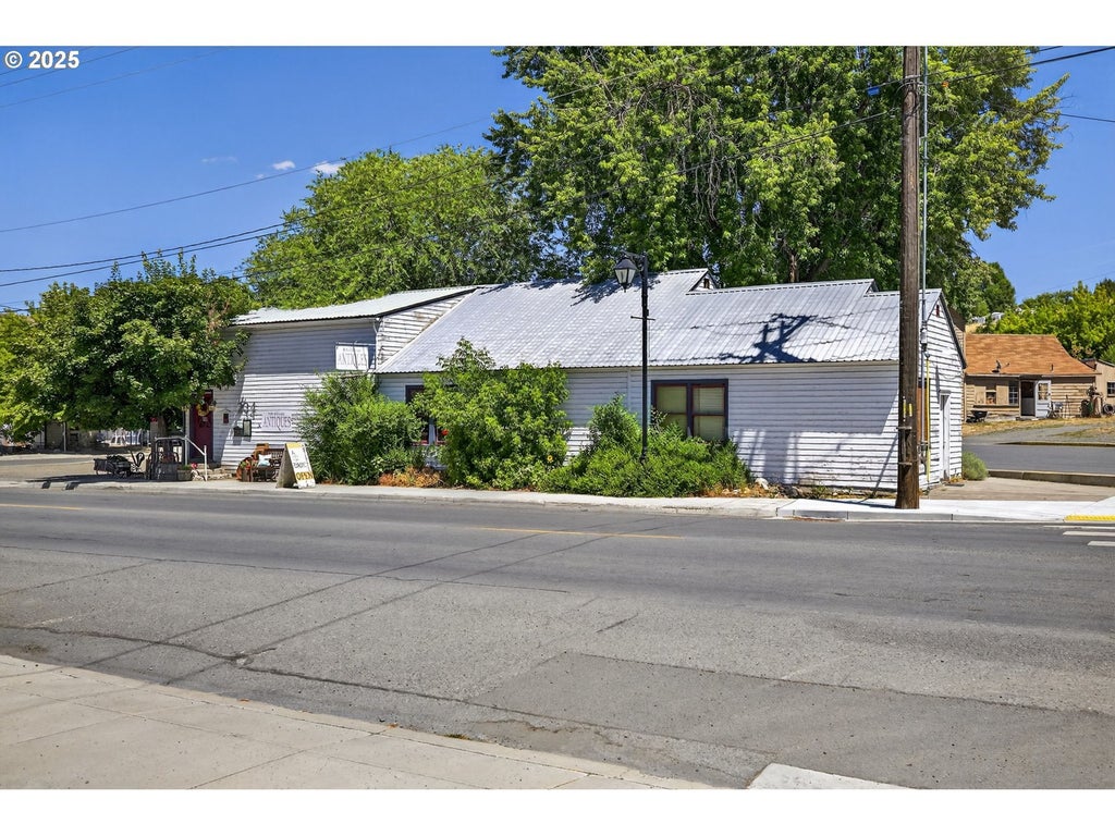 234 S Canyon Blvd, John Day