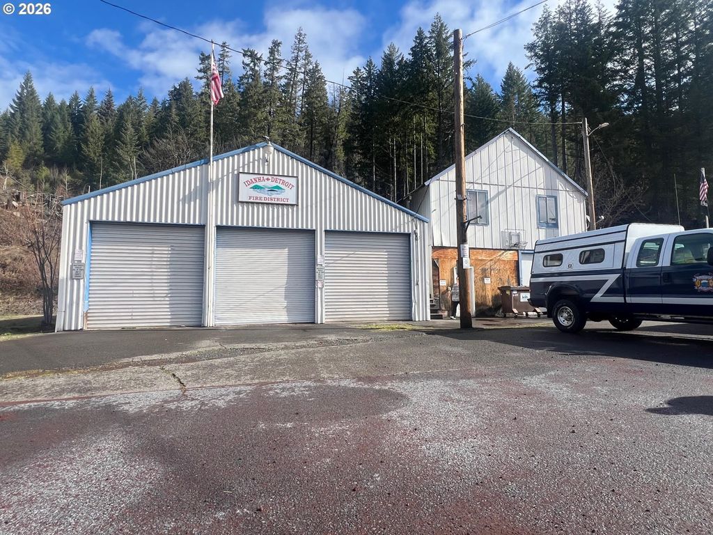 107 Highway 22, Idanha