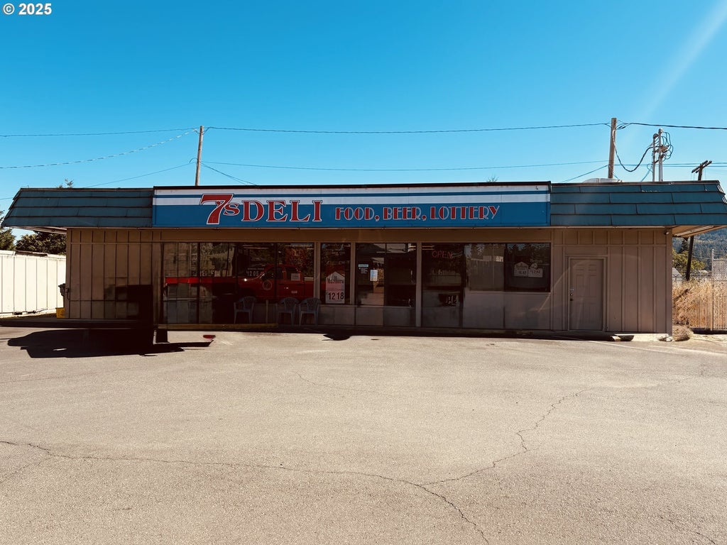 354 Hwy 99, Cottage Grove