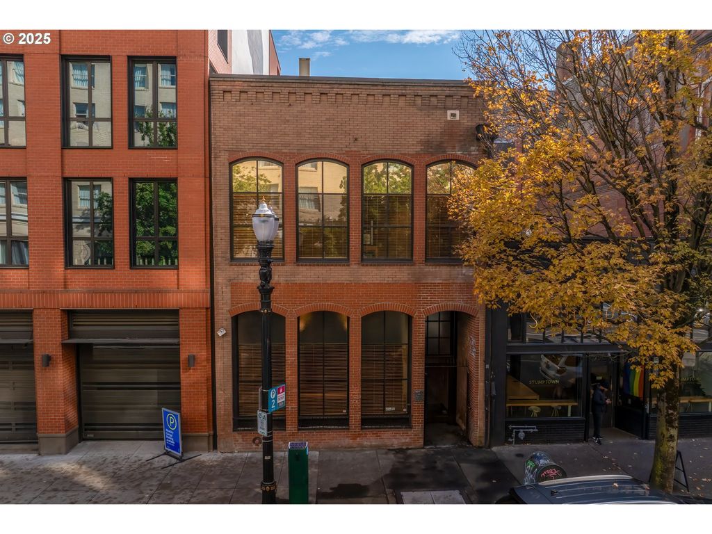 122 Sw 3rd Ave, Portland