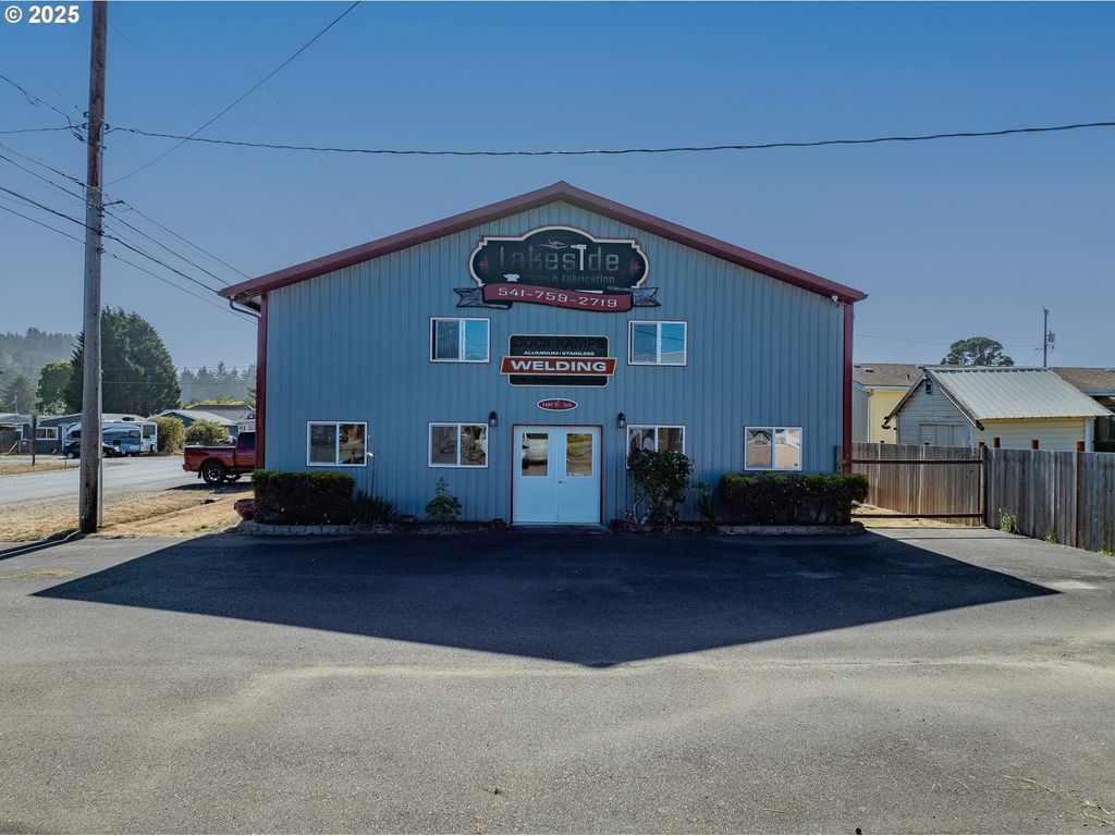 100 N 7th St, Lakeside
