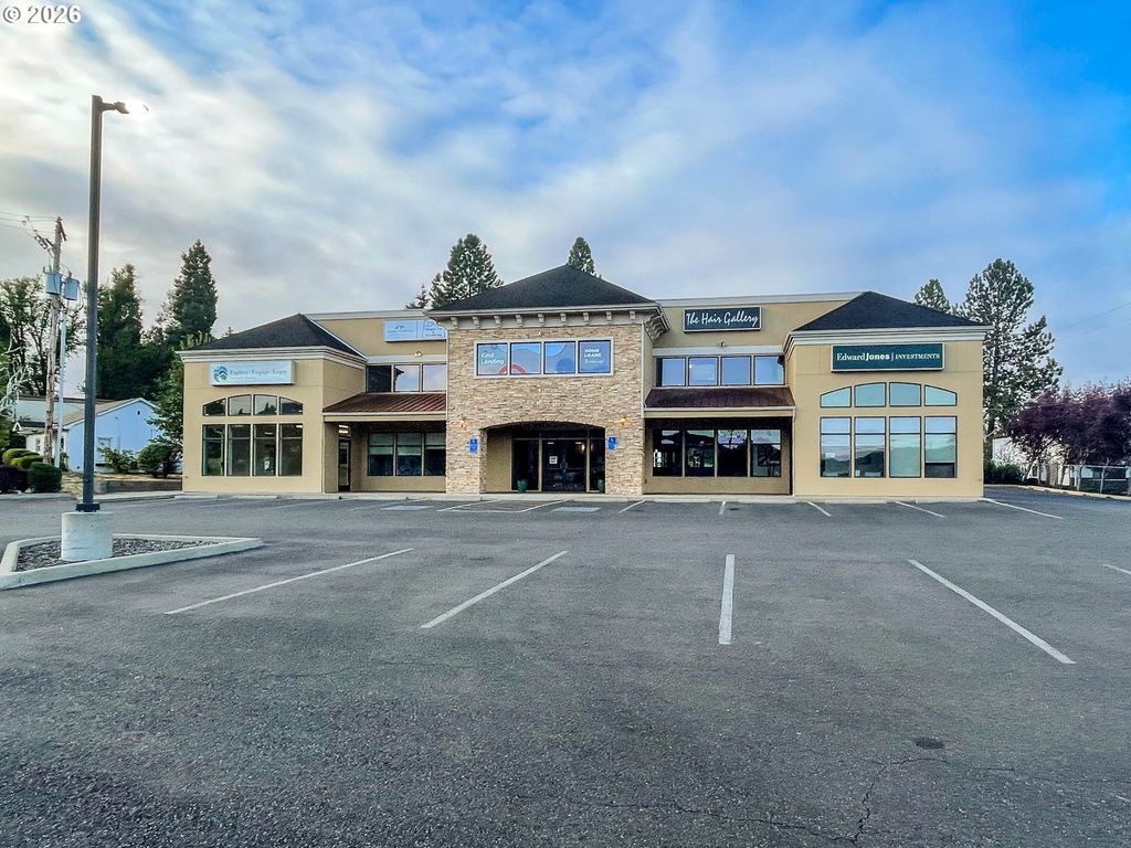 2198 Ne Stephens St, Roseburg