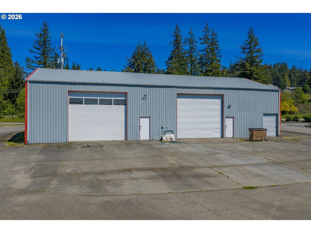 255 Highway 42, Coquille